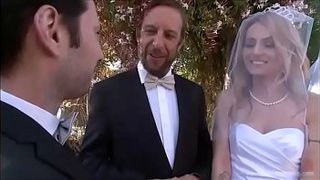 Свадьба закончилась групповым сексом стройной невесты с женихом и его друзьями